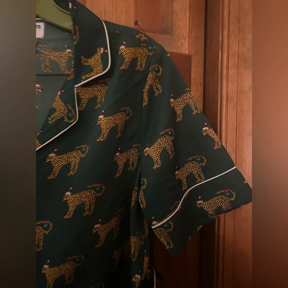 Bouffants & Broker Hearts Women’s Sz M Green Cheetah Patterned Pajama Set - NWOT